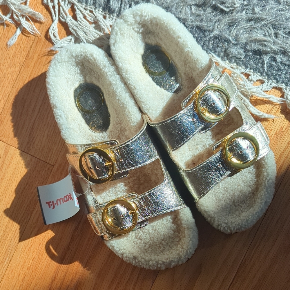ODISSI Metallic Women's Slippers with Gold Accents